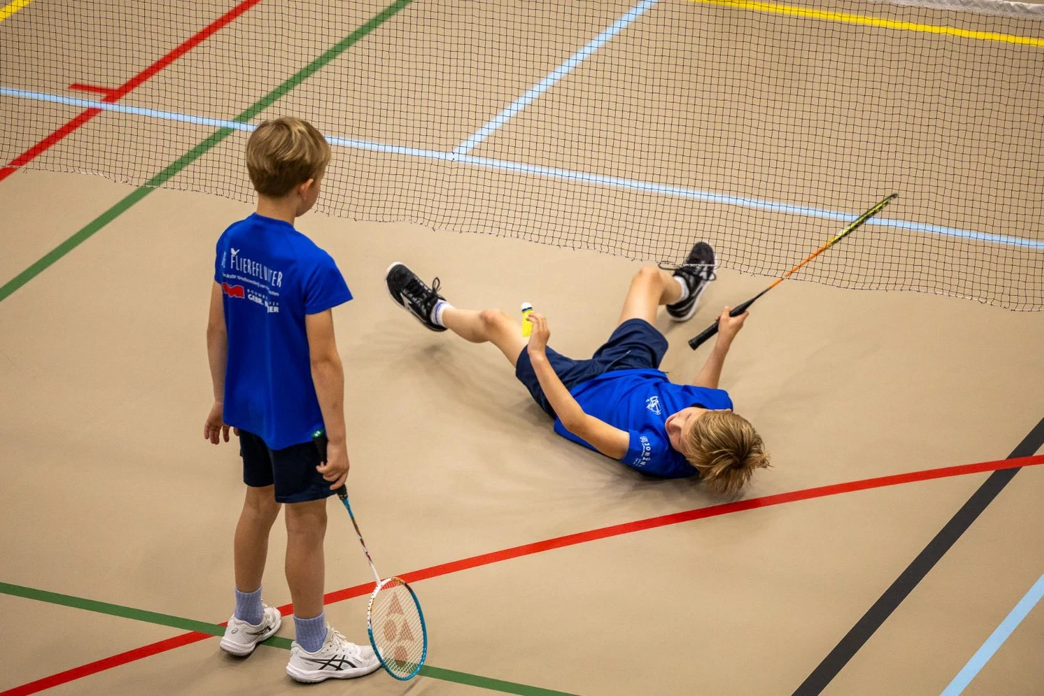 Pep-talk en high-fives langs de lijn in Zwolle 2026